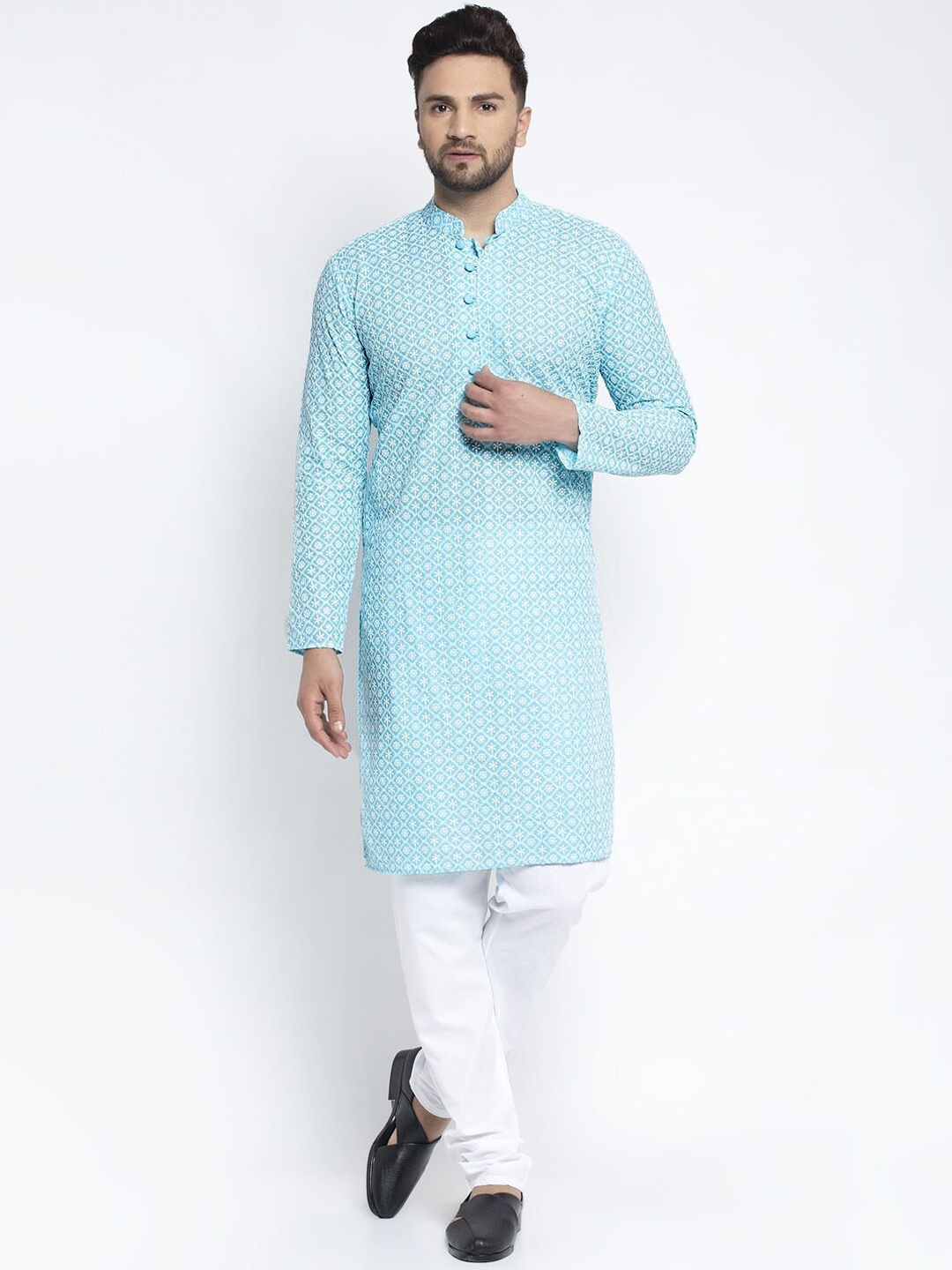 

Jompers Men Turquoise Blue Floral Embroidered Chikankari Pure Cotton Kurta with Churidar