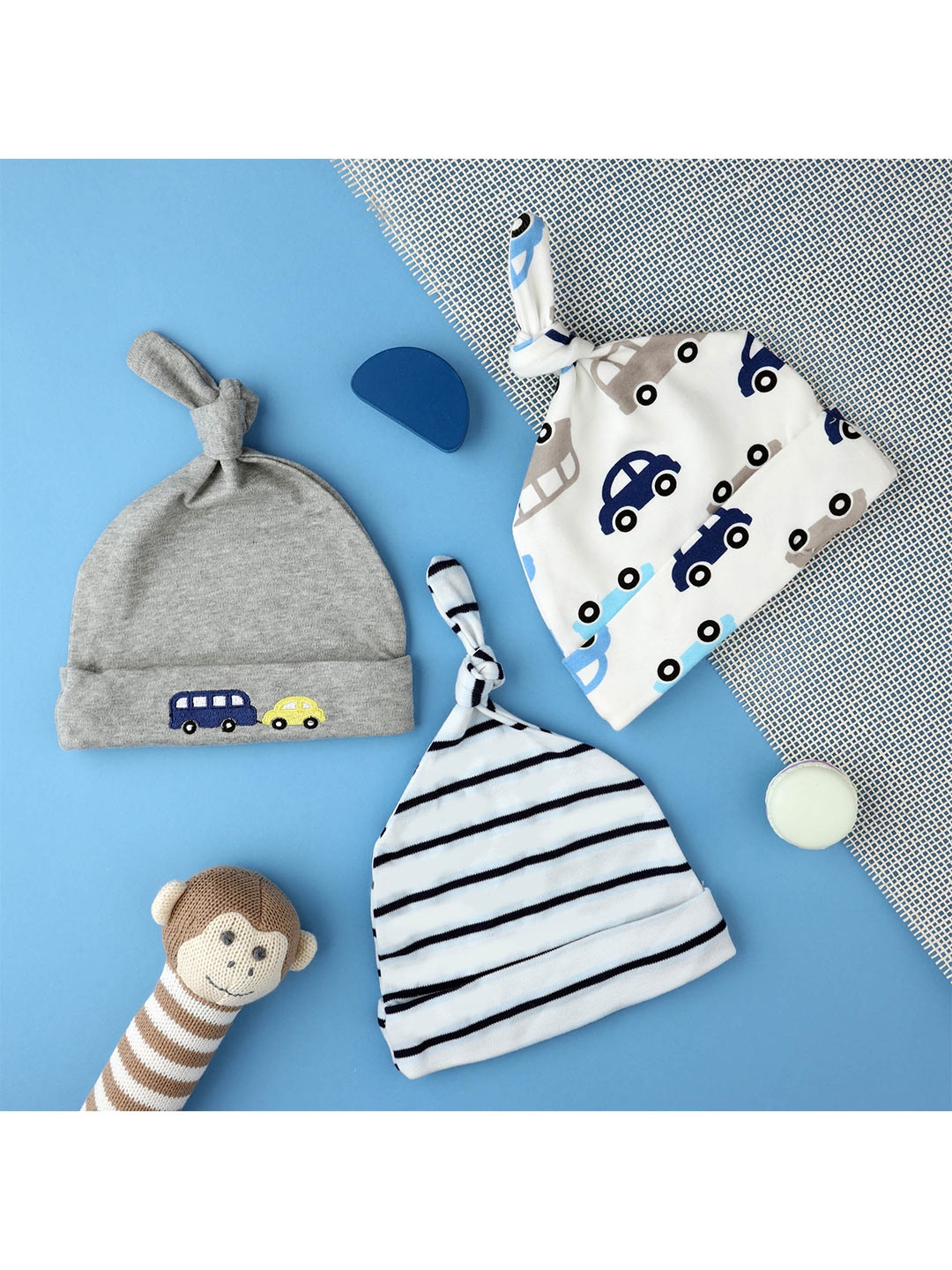 

KICKS & CRAWL Boys Pack of 3 Grey & White Printed Cotton Beanie