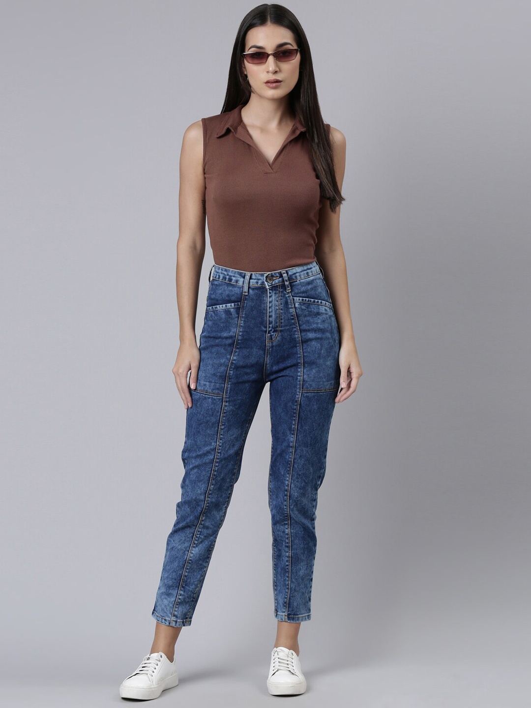 

ZHEIA Women Blue Light Fade Relaxed Fit Jeans