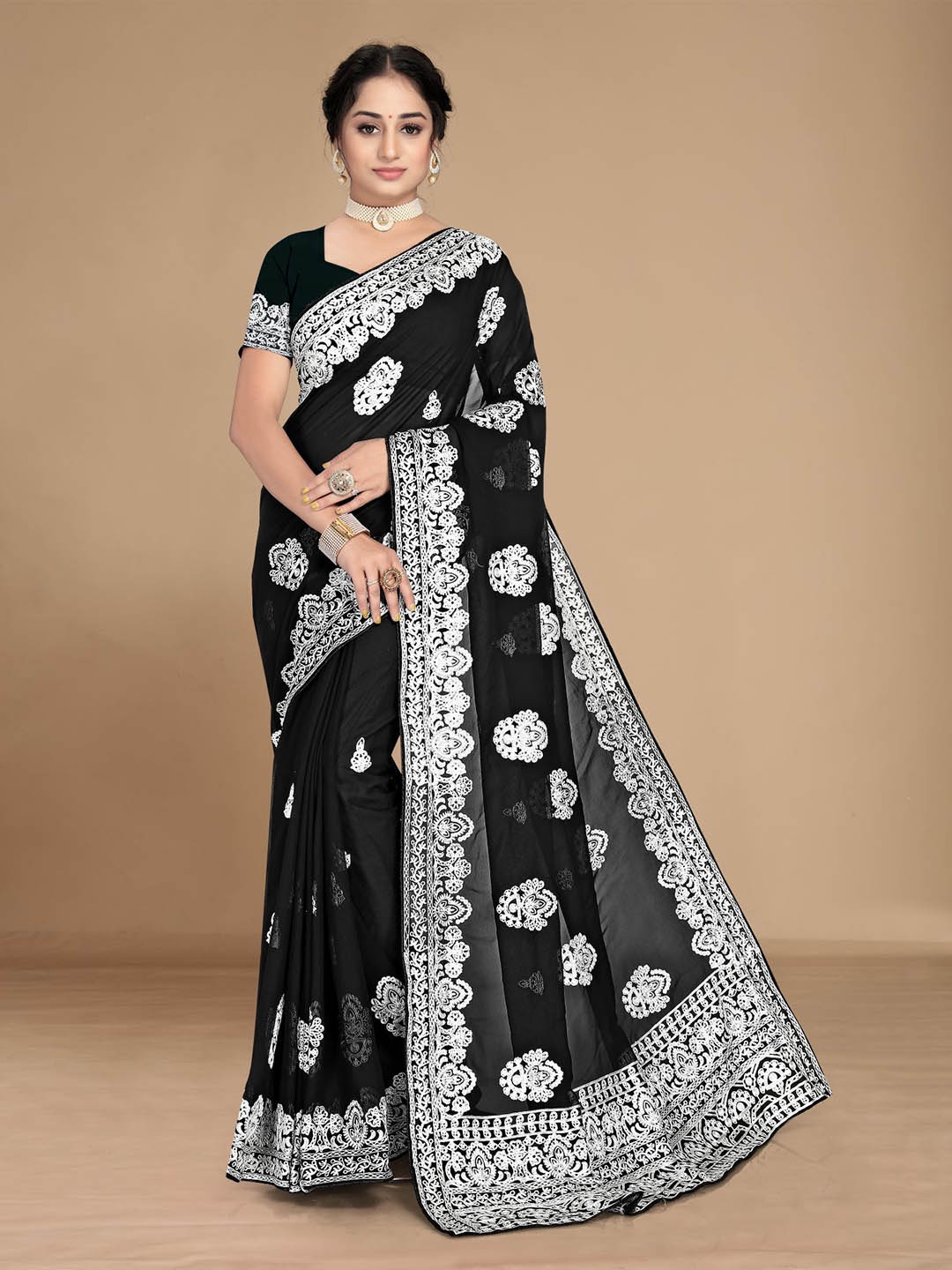 

HERE&NOW Black & White Ethnic Motifs Chikankari Saree