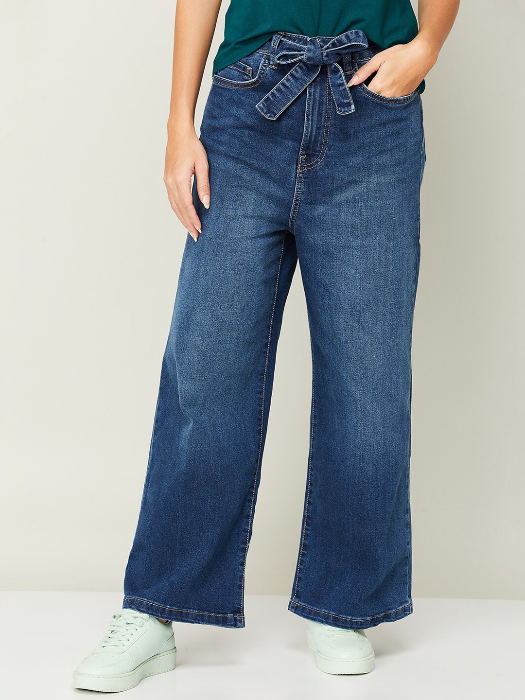 

Ginger by Lifestyle Women Blue Light Fade Regular Fit Cotton Jeans