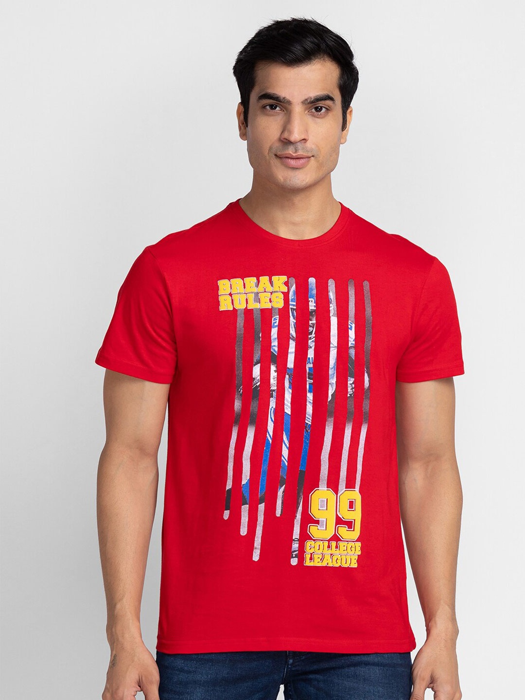 

Globus Men Red Printed Cotton T-shirt