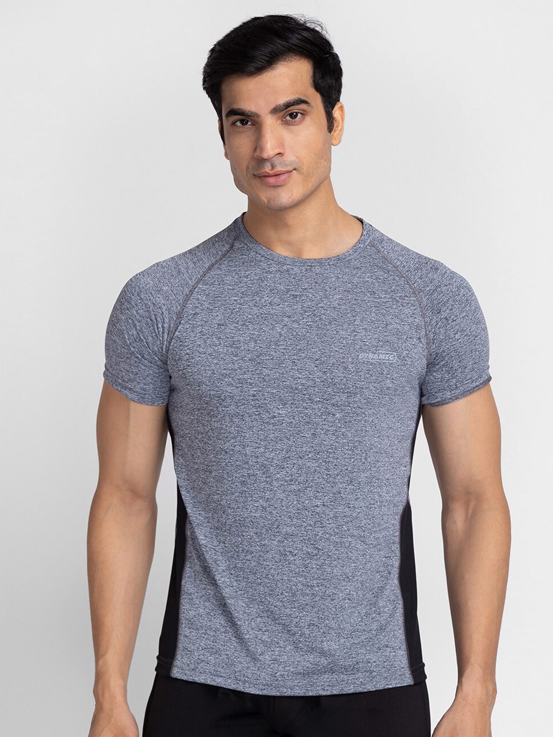 

Globus Men Grey Slim Fit T-shirt