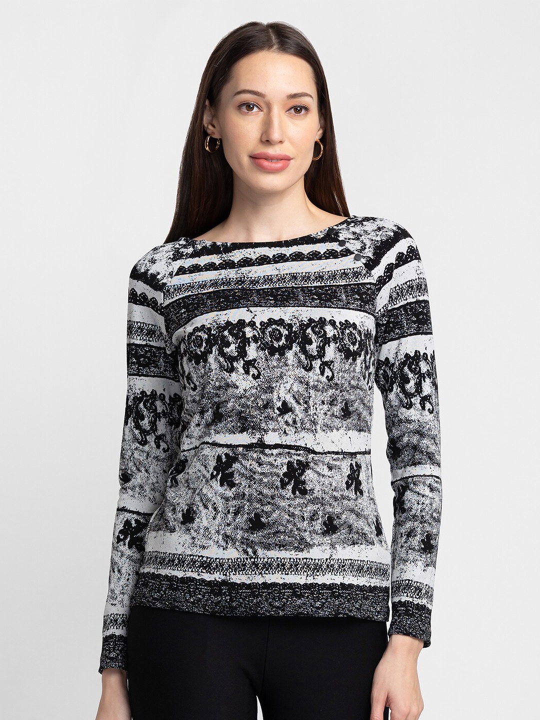 

Globus Women Black & White Floral Print Top