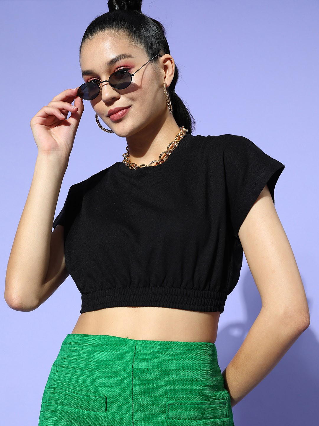 

SASSAFRAS Women Black Crop Sweatshirt