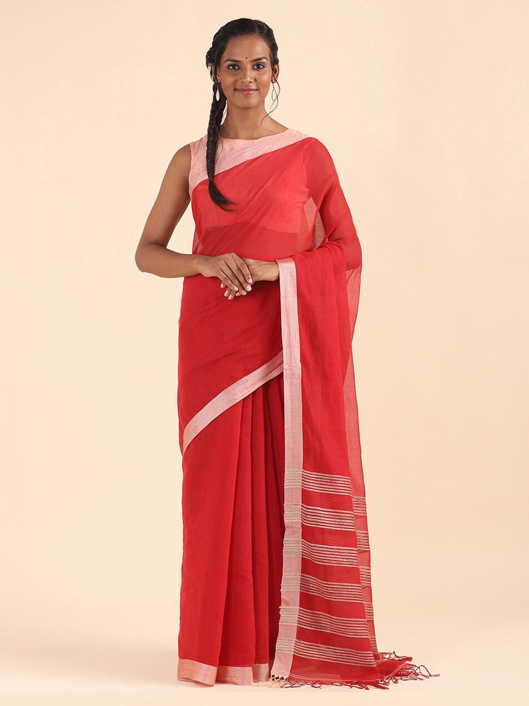 

Taneira Red & Off White Zari Pure Cotton Saree