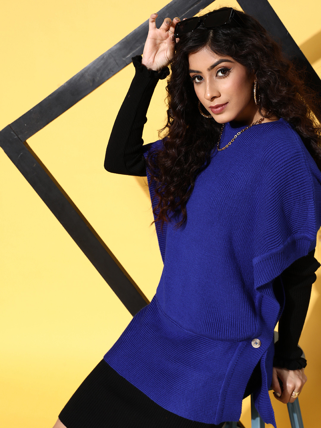 

SASSAFRAS Women Blue Solid Longline Poncho