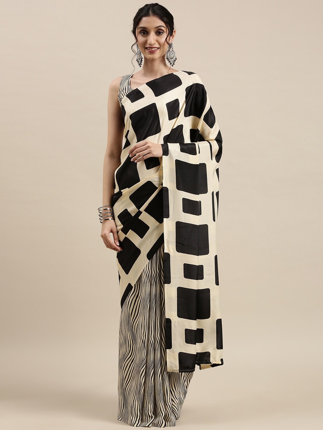 

KALINI Cream-Coloured & Black Colourblocked Block Print Saree