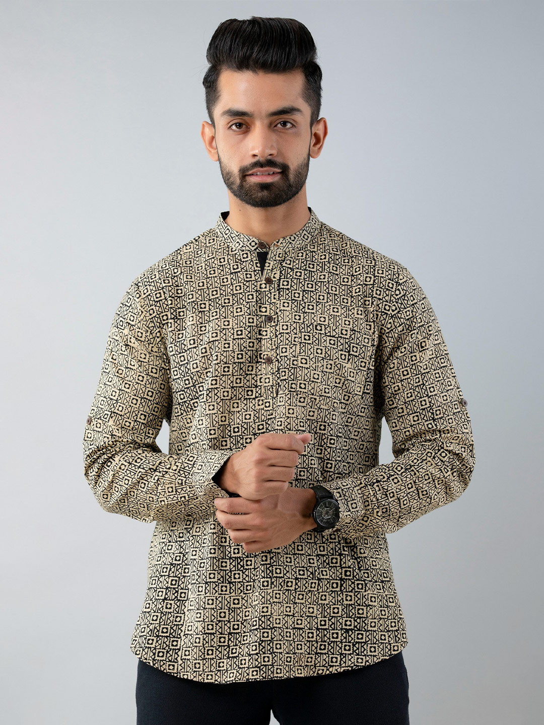 

Sutidora Men Beige Standard Cotton Printed Casual Shirt