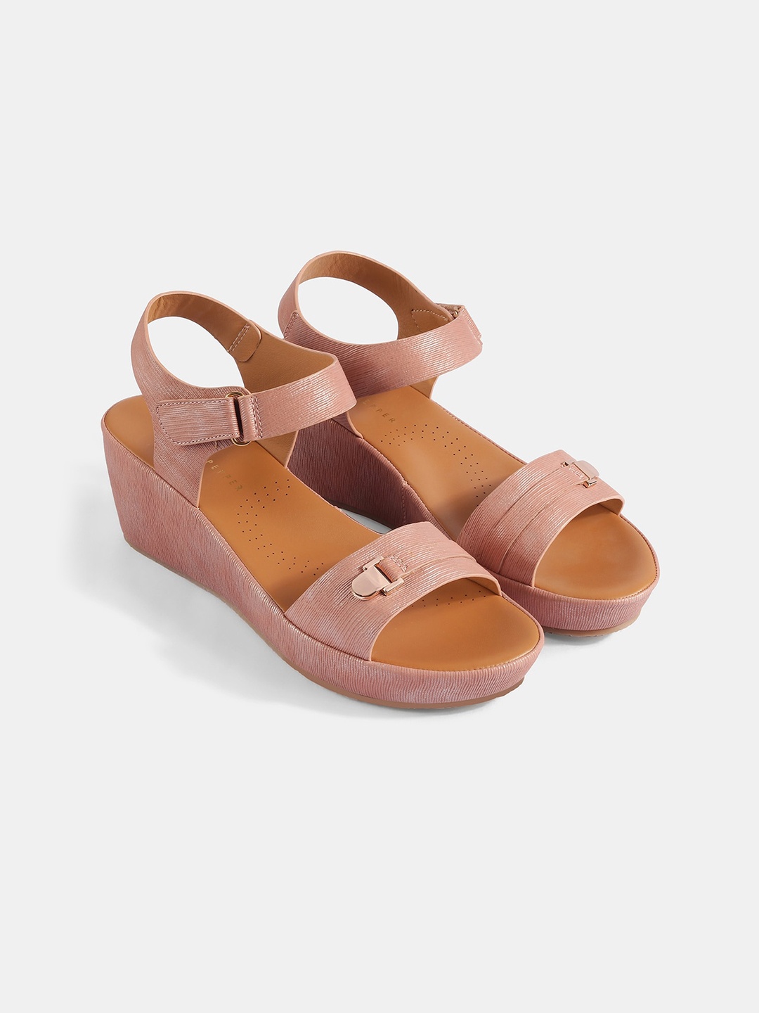 

LEMON & PEPPER Peach-Coloured & Tan Wedge Heels with Buckles