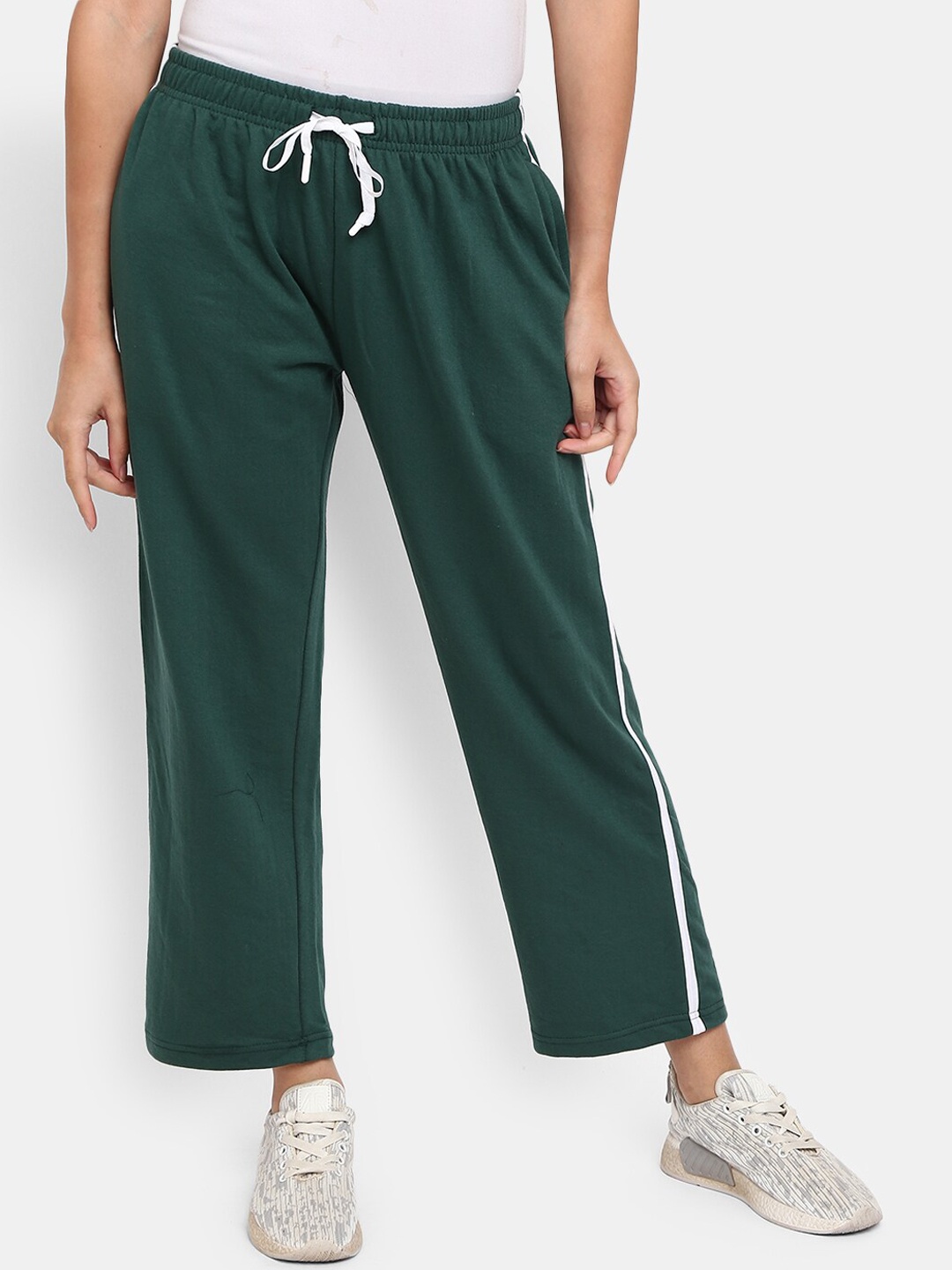 

V-Mart Women Green Solid Track Pant