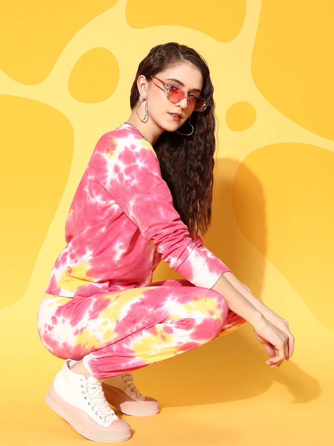 

SASSAFRAS Women Pink & Yellow Dyed Sweatshirt With Joggers