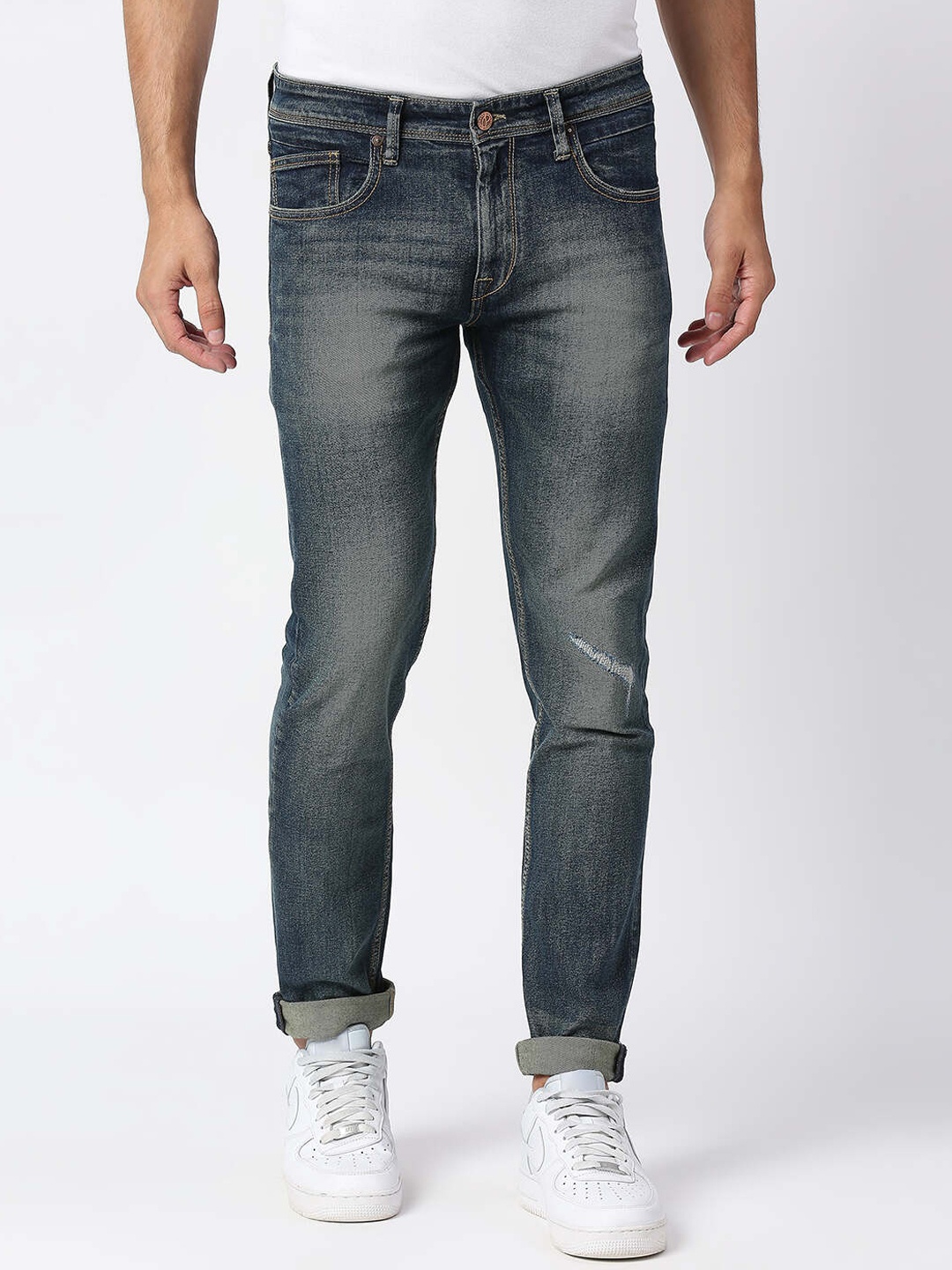 

Pepe Jeans Men Blue Tapered Fit Low-Rise Heavy Fade Cotton Stretchable Jeans