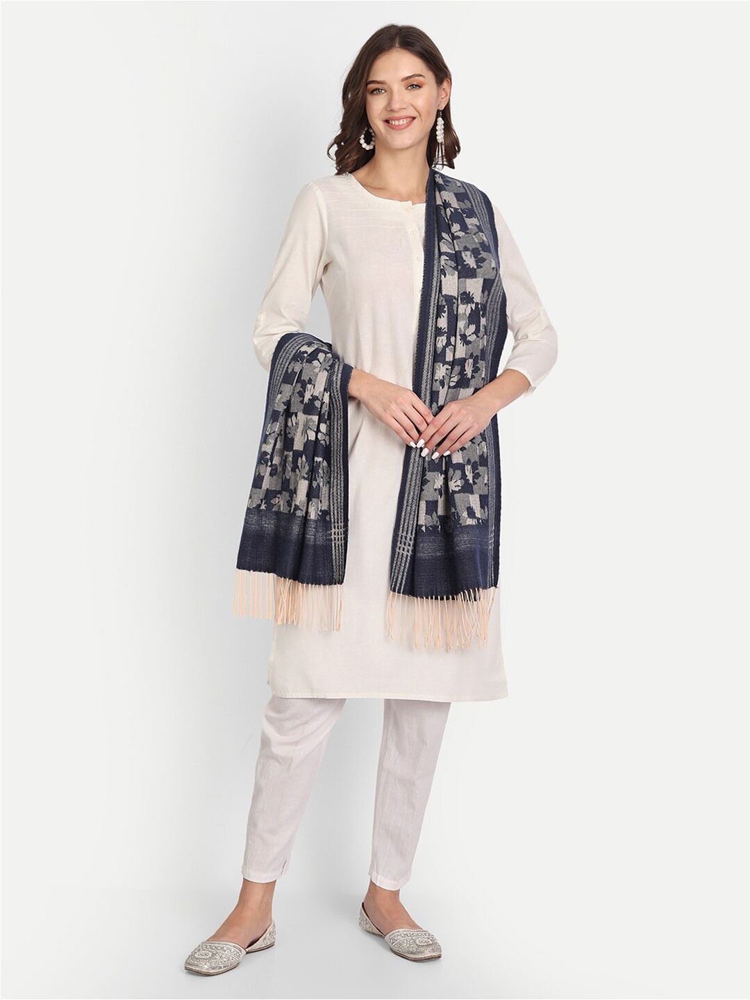 

HK colours of fashion Women Navy Blue & White Woven Design Stole