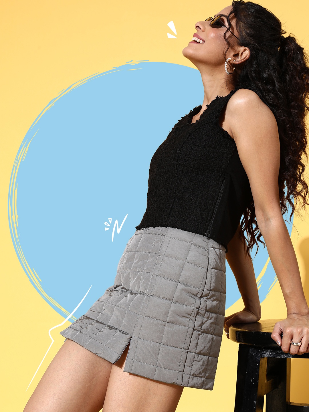

SASSAFRAS Women Black Solid Tweed Crop Top