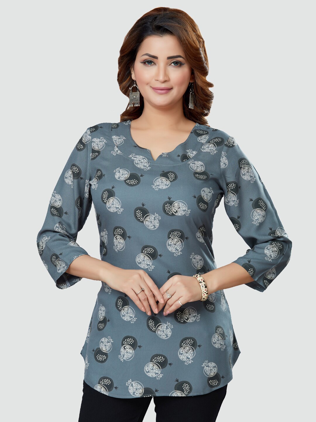 

Saree Swarg Women Grey Printed Kurti