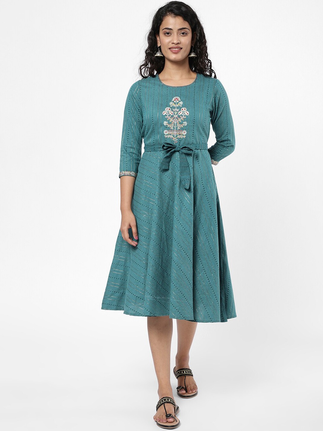 

R&B Women Blue Cotton Embroidered Kurta
