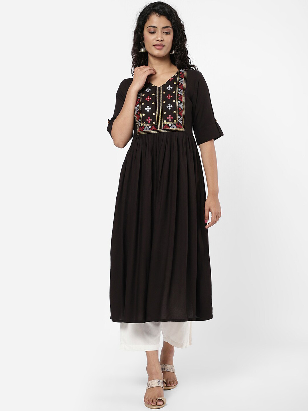 

R&B Women Black Floral Embroidered Thread Work Kurta