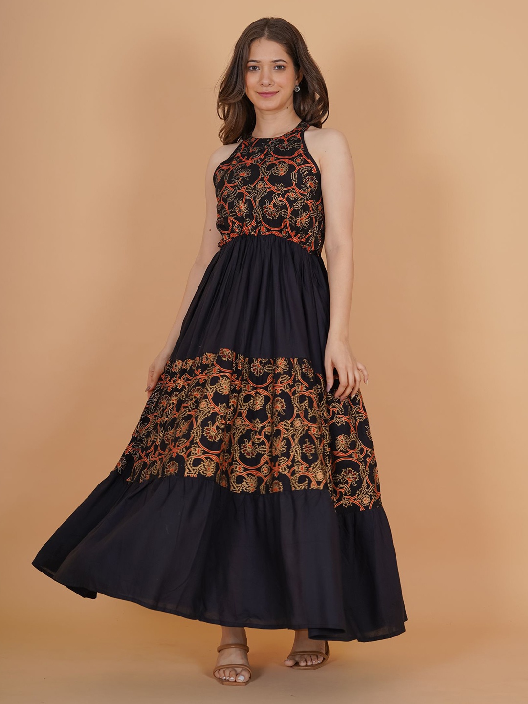 

PURSHOTTAM WALA Women Black Ethnic Motifs Halter Neck Maxi Dress