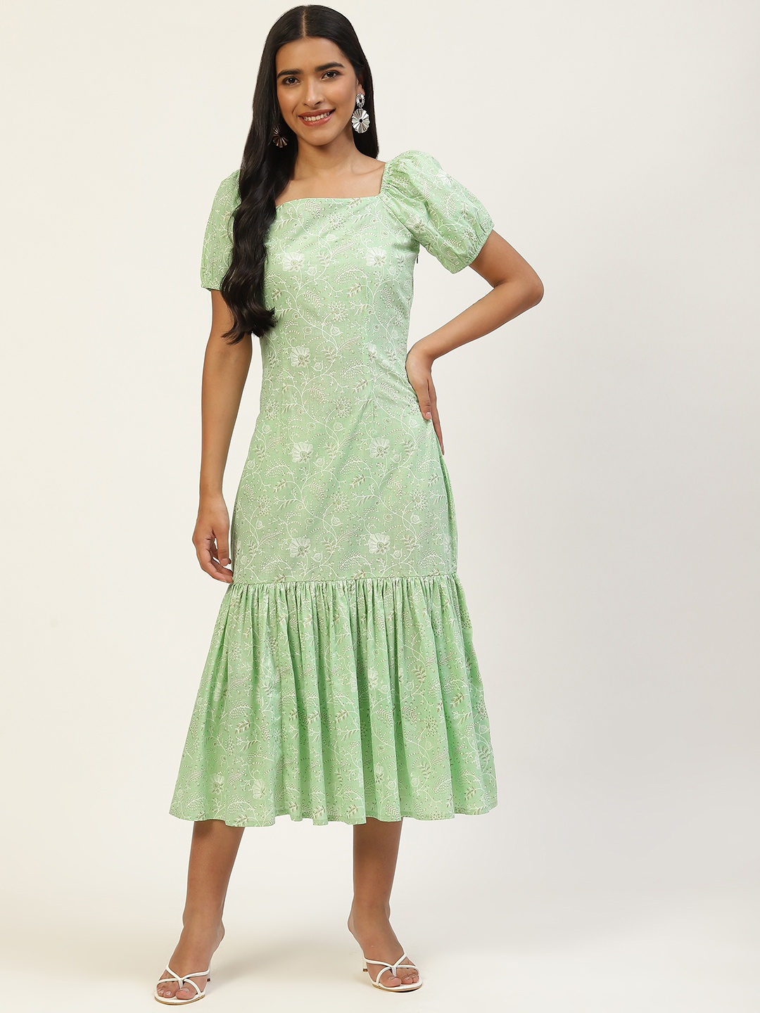 

MISRI Women Green & White Floral Tiered Puff Sleeves Midi Dress