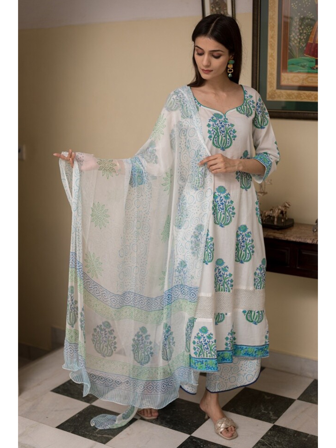 

ArtiZenWeaves White & Blue Printed Pure Cotton Unstitched Dress Material