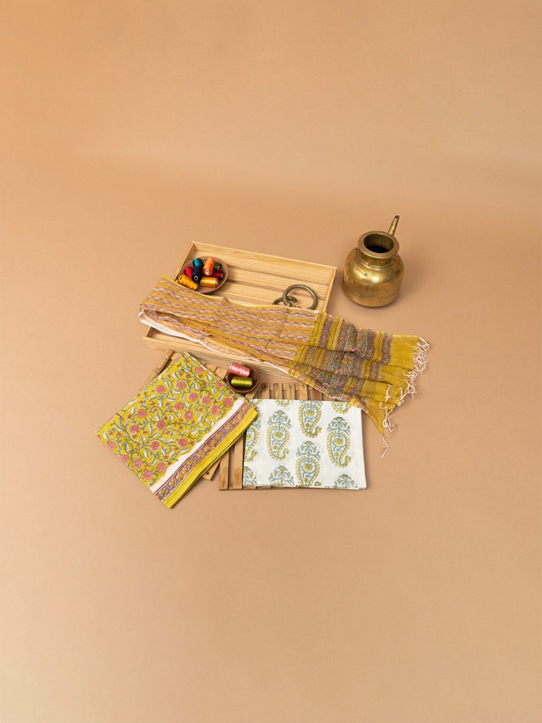 

ArtiZenWeaves Green & Yellow Printed Pure Cotton Unstitched Dress Material
