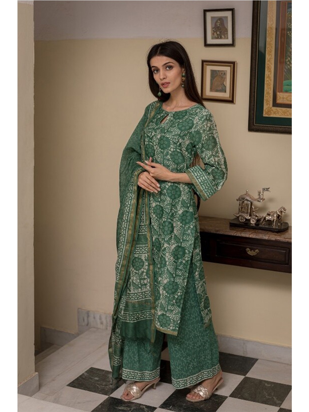 

ArtiZenWeaves Green & White Printed Chanderi Silk Unstitched Dress Material