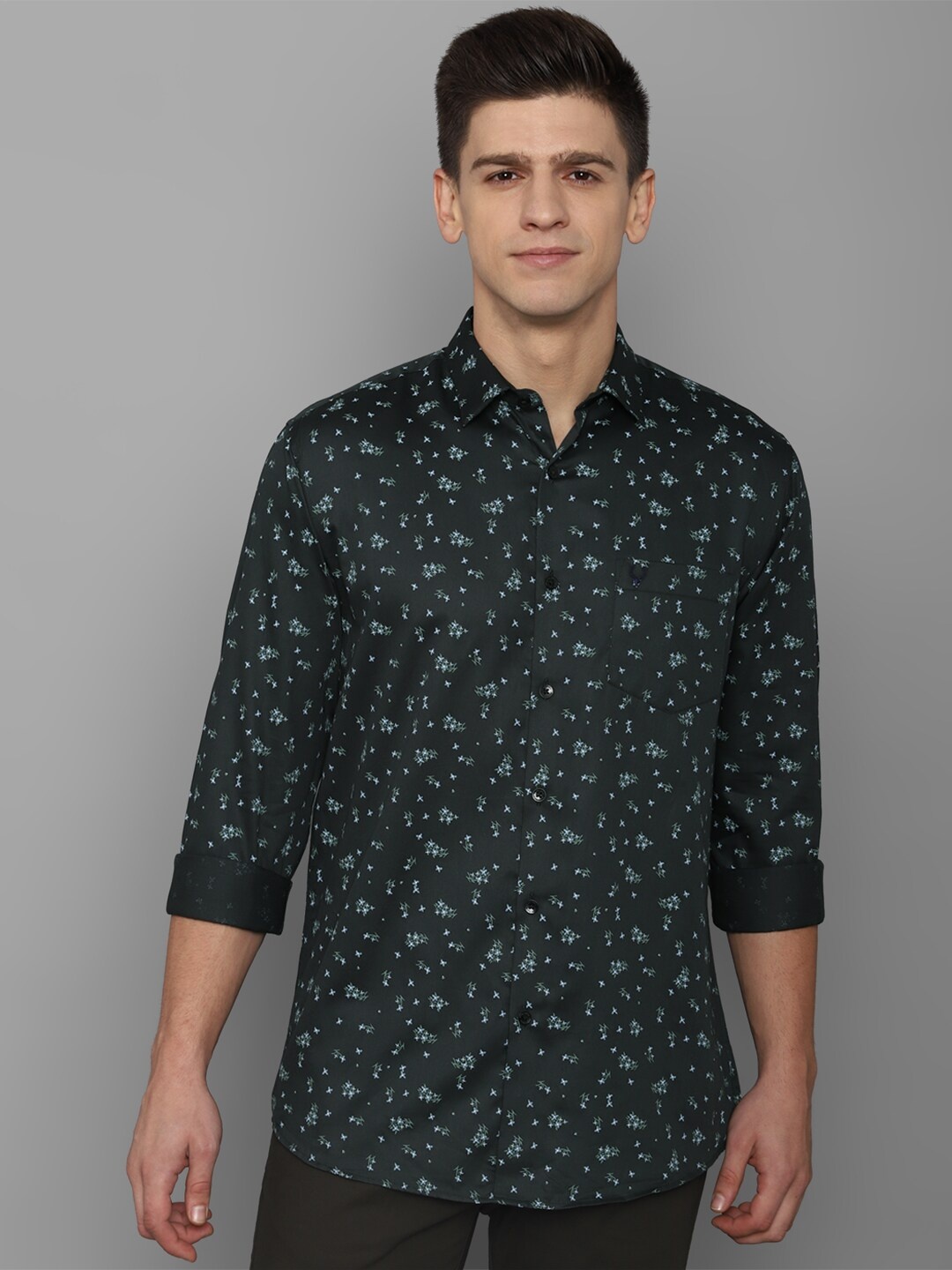 

Allen Solly Men Black Slim Fit Floral Printed Pure Cotton Casual Shirt