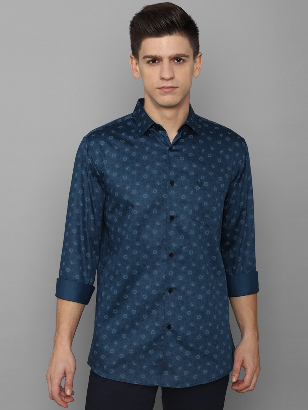 

Allen Solly Men Floral Printed Pure Cotton Slim Fit Casual Shirt, Blue