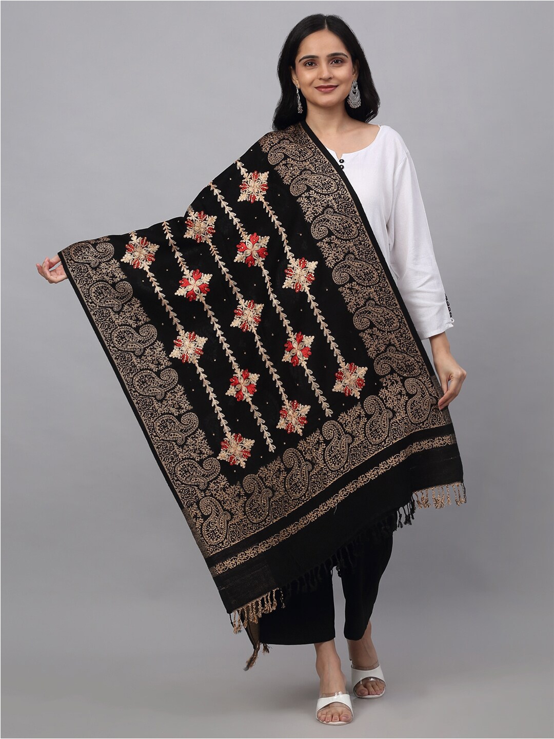 

KLOTTHE Women Black & Red Embroidered Woolen Stole