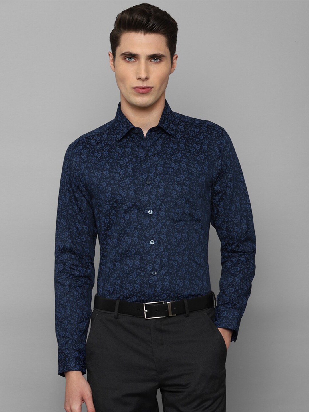 

Louis Philippe Men Navy Blue Slim Fit Floral Printed Formal Pure Cotton Shirt
