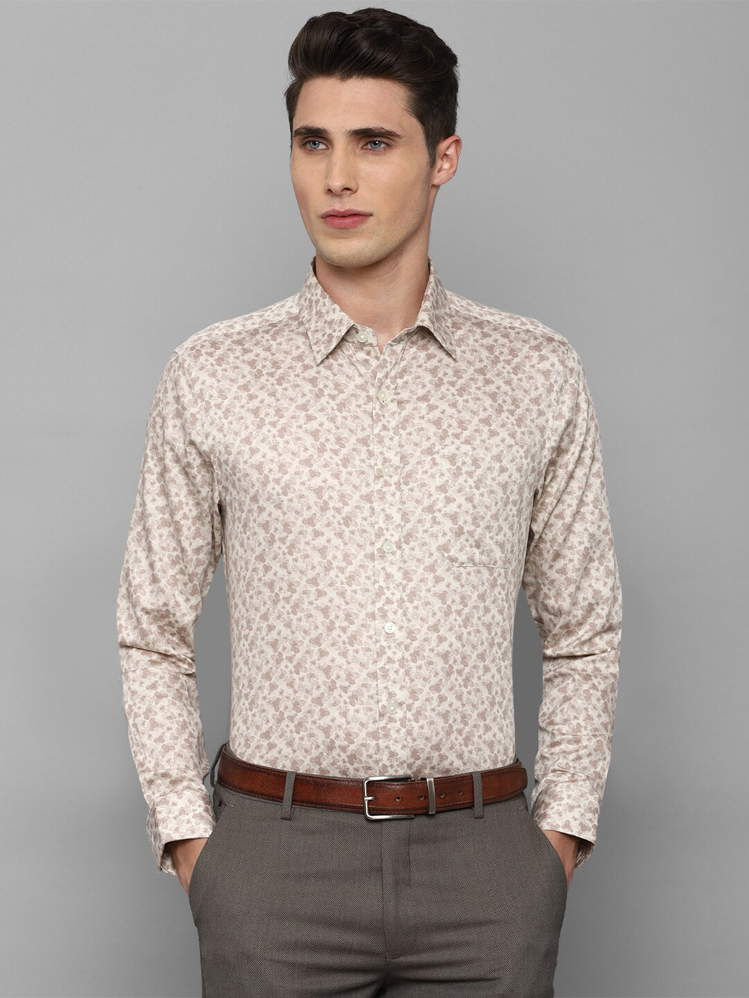 

Louis Philippe Men Beige Slim Fit Floral Printed Cotton Formal Shirt