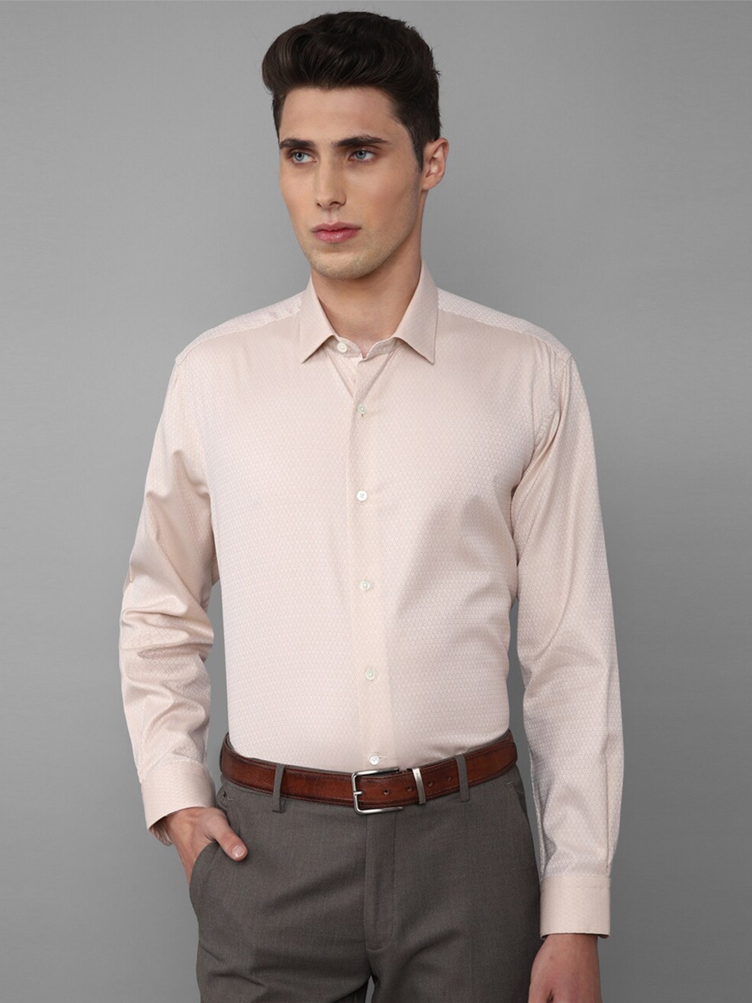 

Luxure by Louis Philippe Men Cream-Coloured Cotton Comfort Formal Shirt