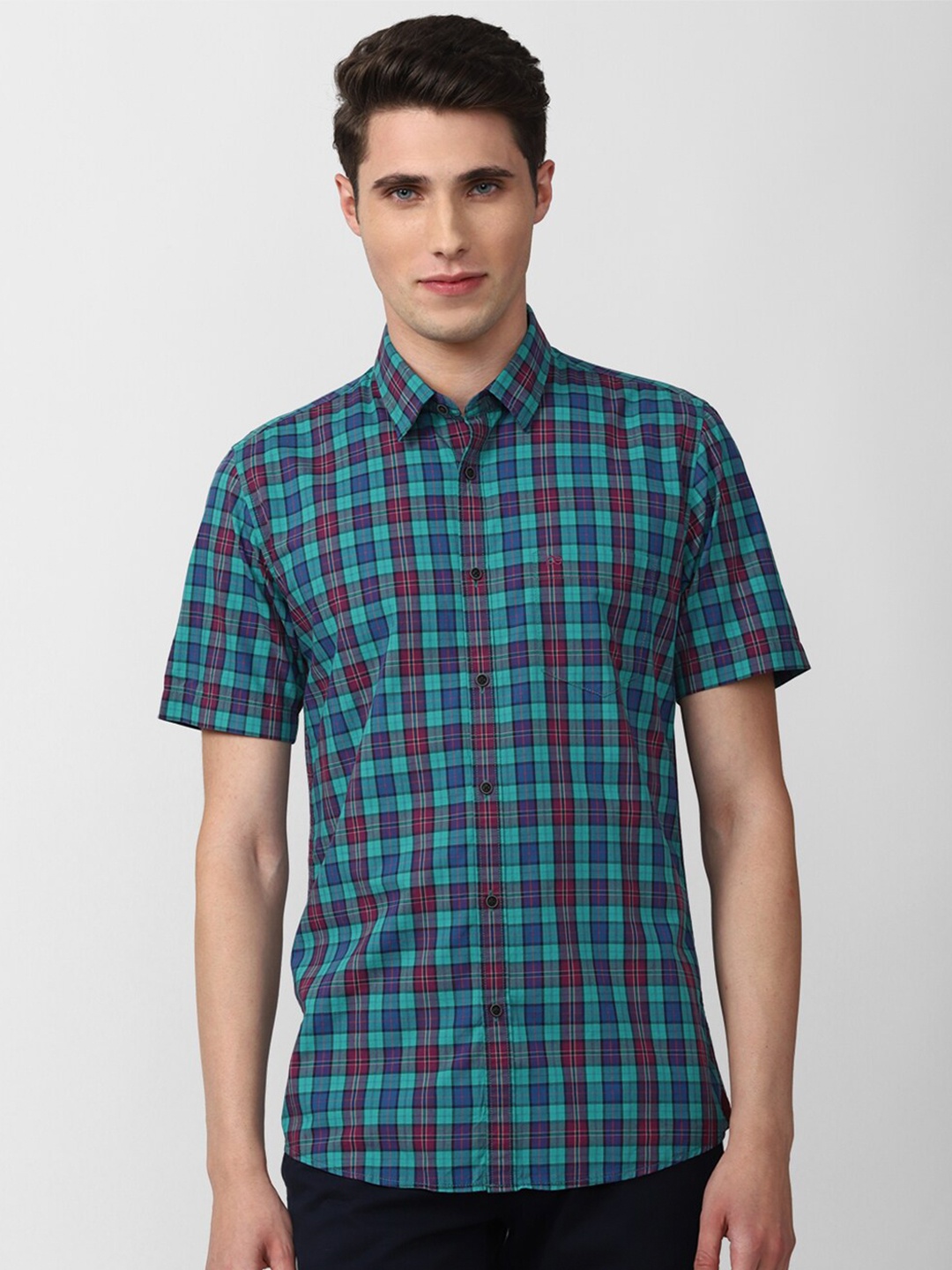 

Peter England Casuals Men Green Slim Fit Checked Pure Cotton Casual Shirt
