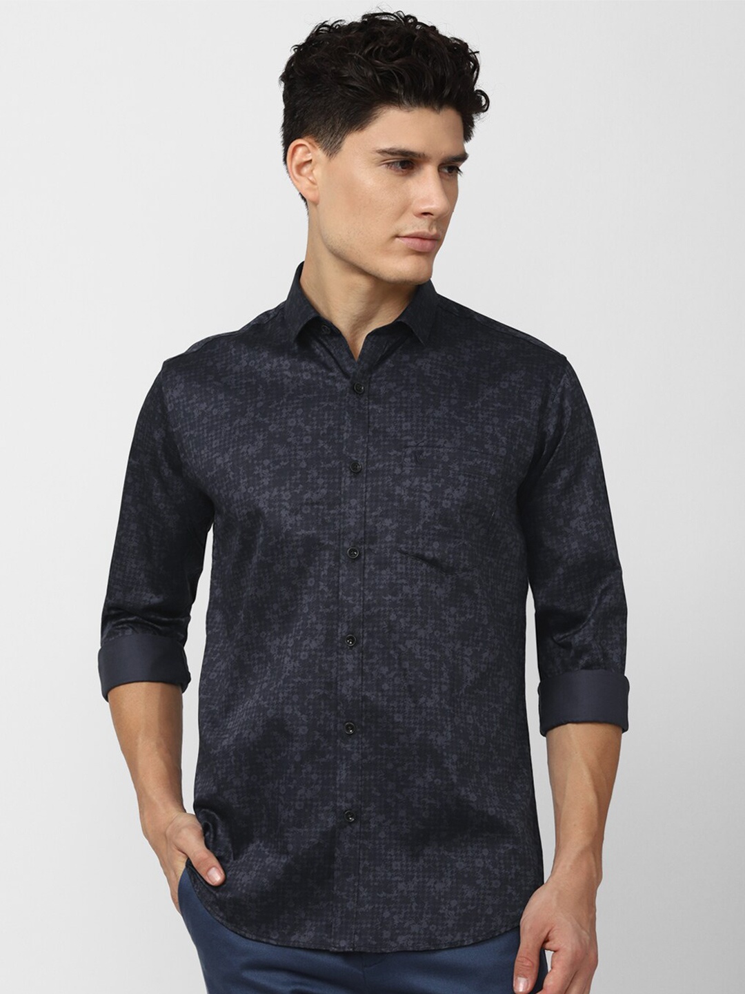 

V Dot Men Navy Blue Slim Fit Floral Printed Cotton Casual Shirt