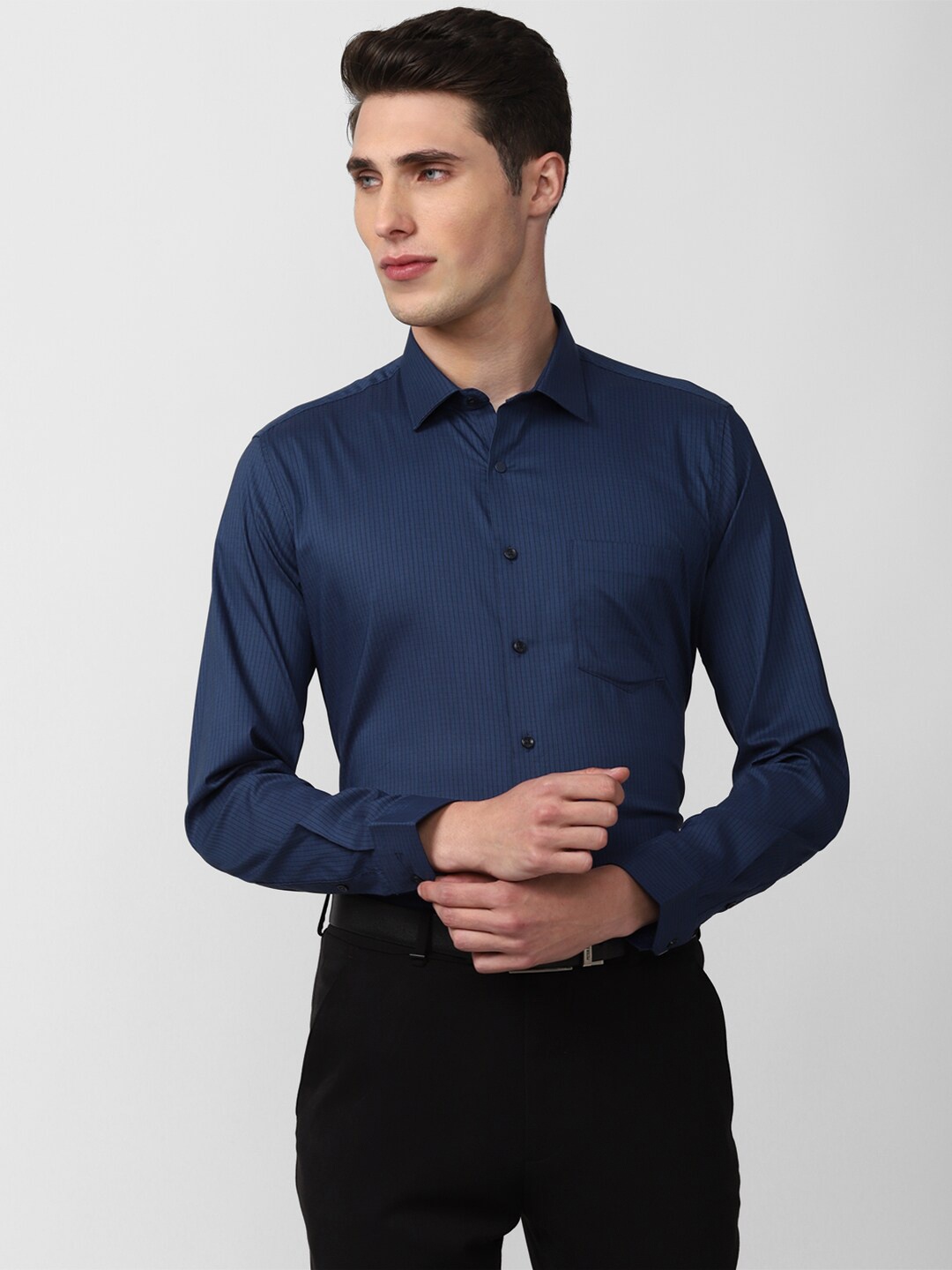 

Van Heusen Men Navy Blue Slim Fit Formal Shirt