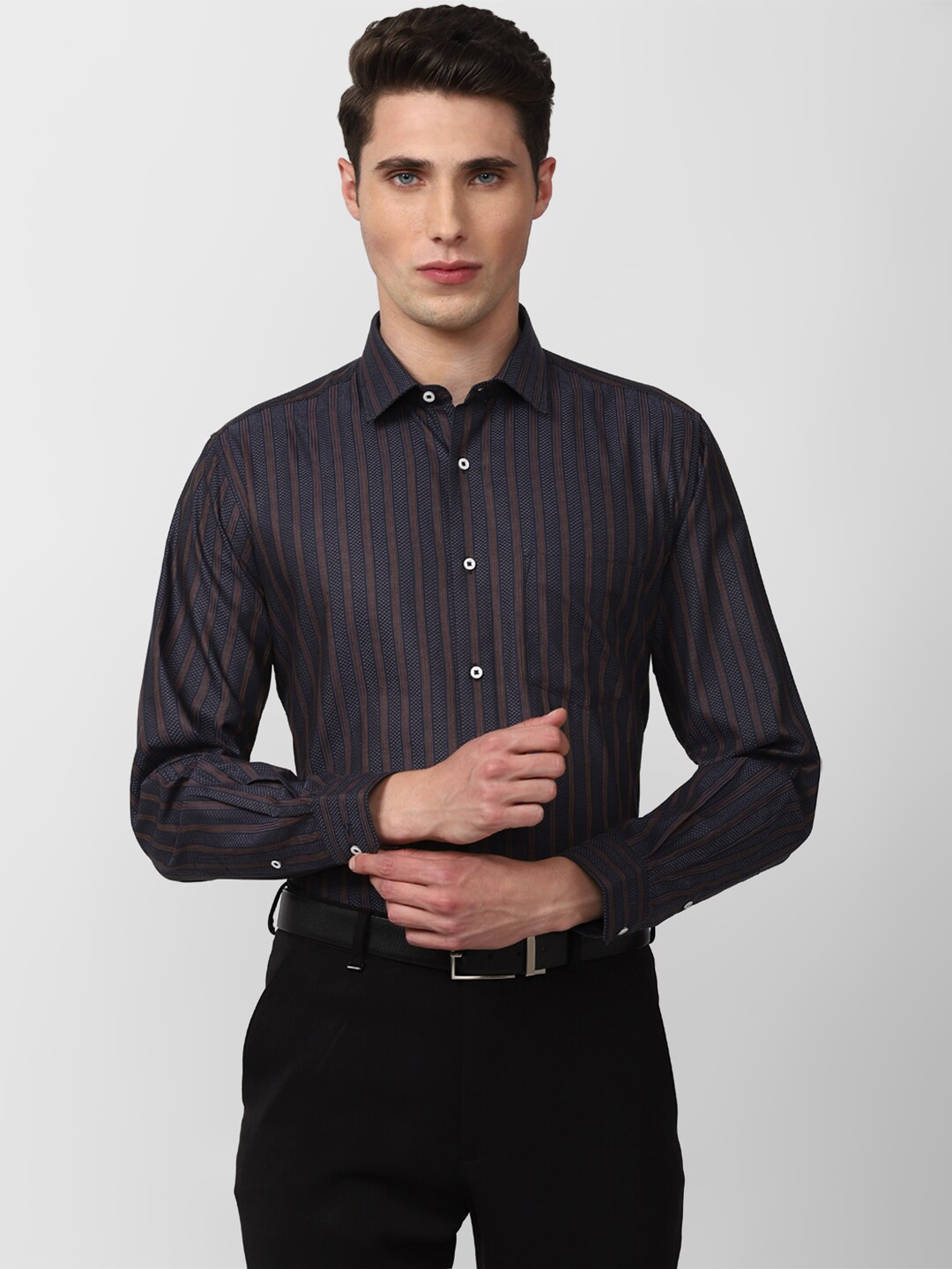 

Van Heusen Men Grey Striped Cotton Formal Shirt