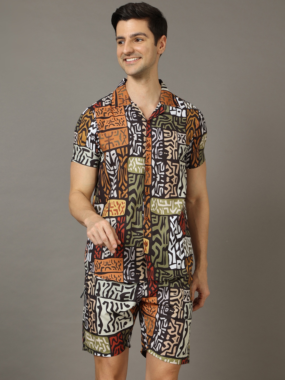 

Bushirt Men Black & Brown Printed Nightsuit