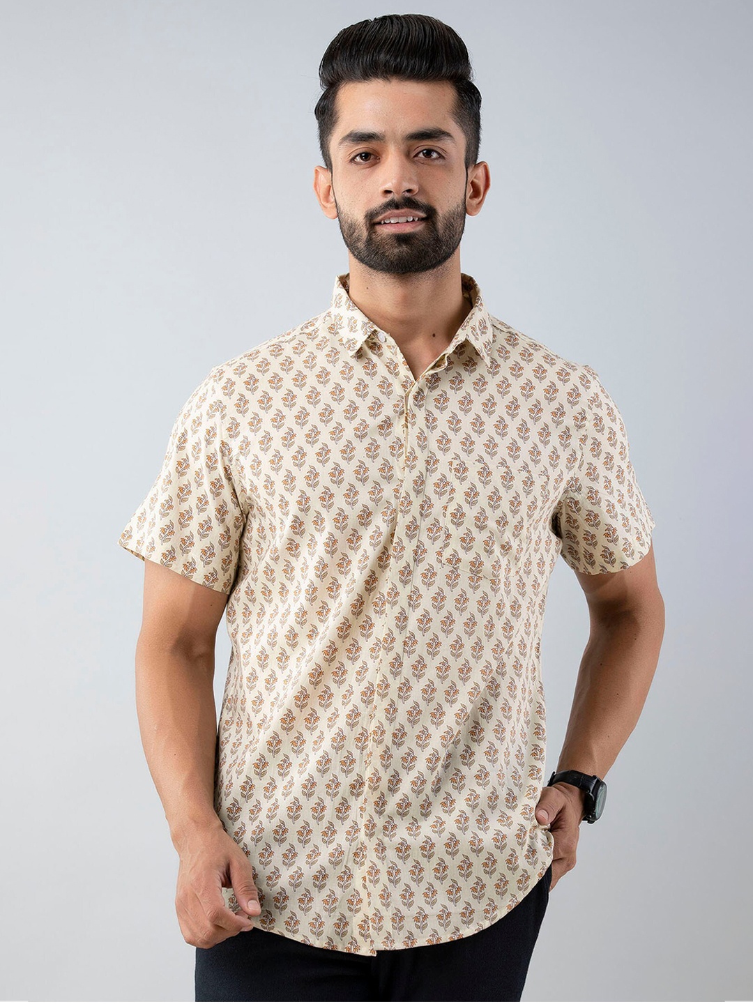 

Sutidora Men Beige Classic Floral Cotton Printed Casual Shirt