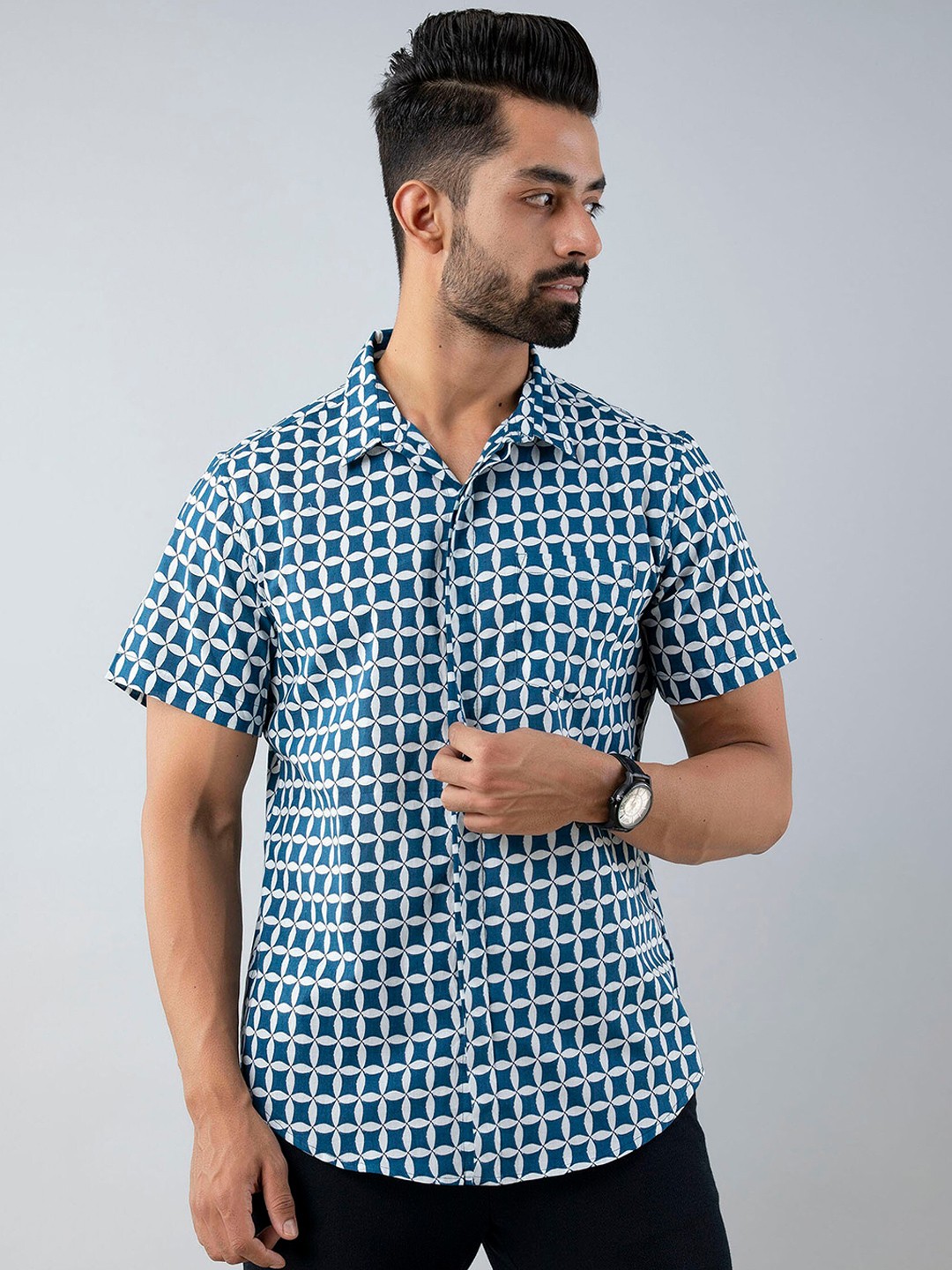 

Sutidora Men Blue Classic Cotton Printed Casual Shirt