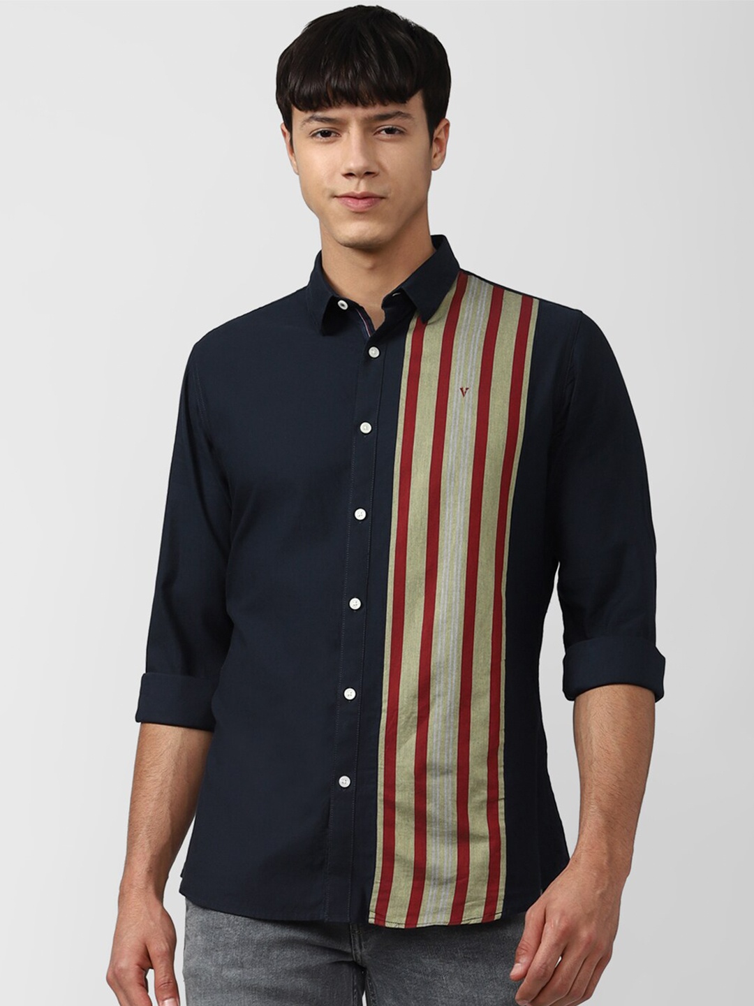 

Van Heusen Sport Men Navy Blue Slim Fit Striped Pure Cotton Casual Shirt
