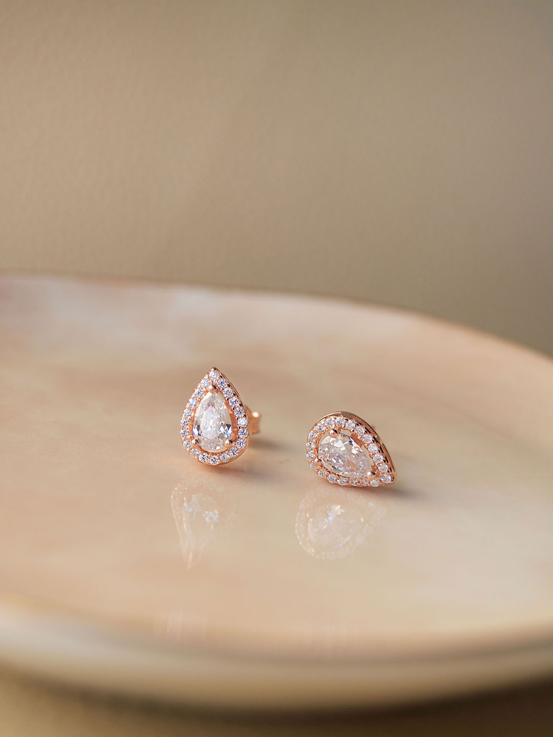 

MANNASH Rose Rose Gold Plated Teardrop Shaped Studs Earrings