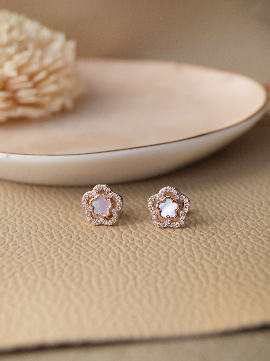 

MANNASH Rose Rose Gold Plated Floral Studs Earrings