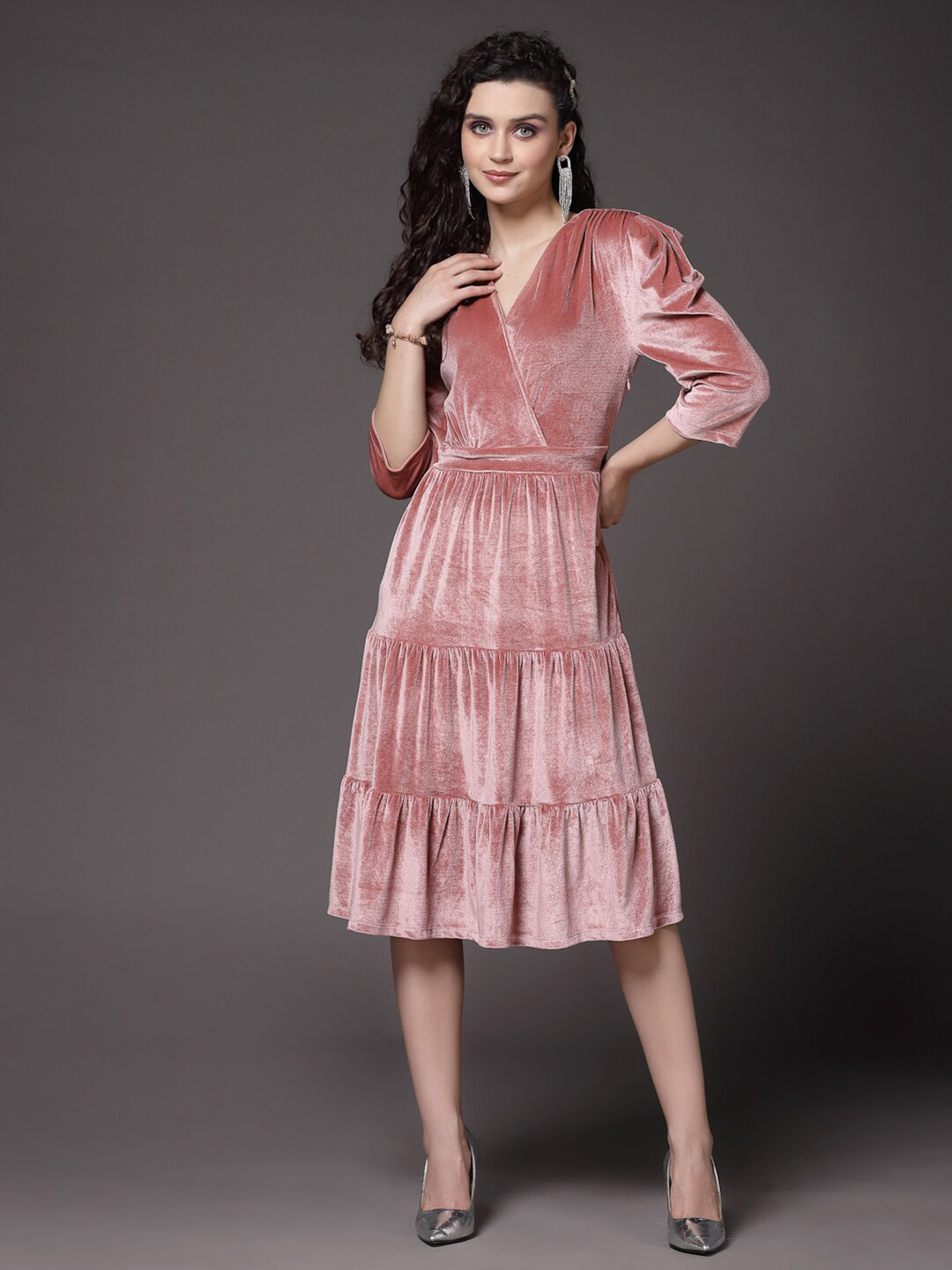 

KASSUALLY Peach-Coloured Velvet Midi Dress