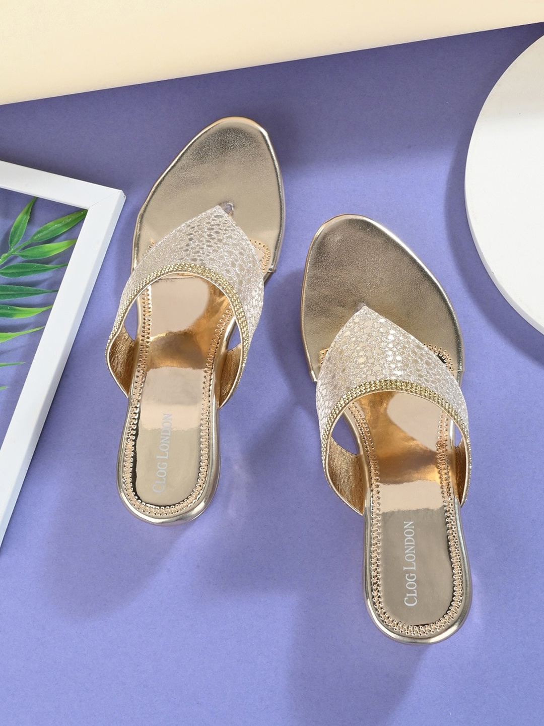 

CLOG LONDON Silver-Toned Embellished Ethnic Block Heels