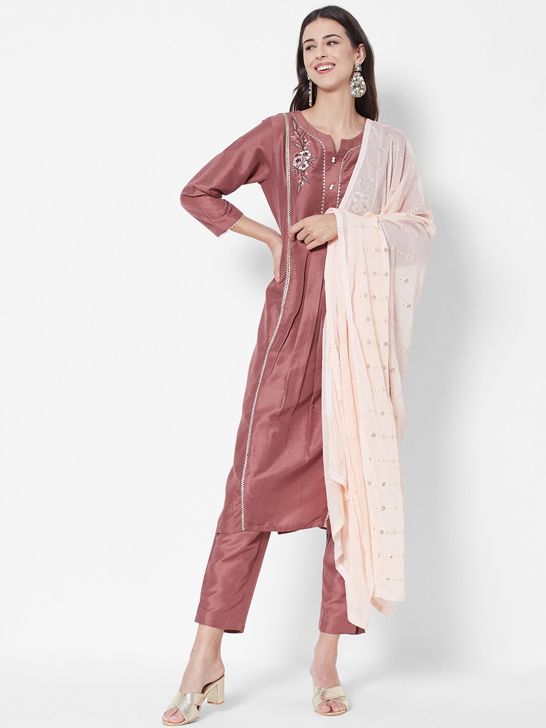 

HEEPOSH Women Peach-Coloured Floral Embroidered Thread Work Kurta with Trousers & With Dupatta