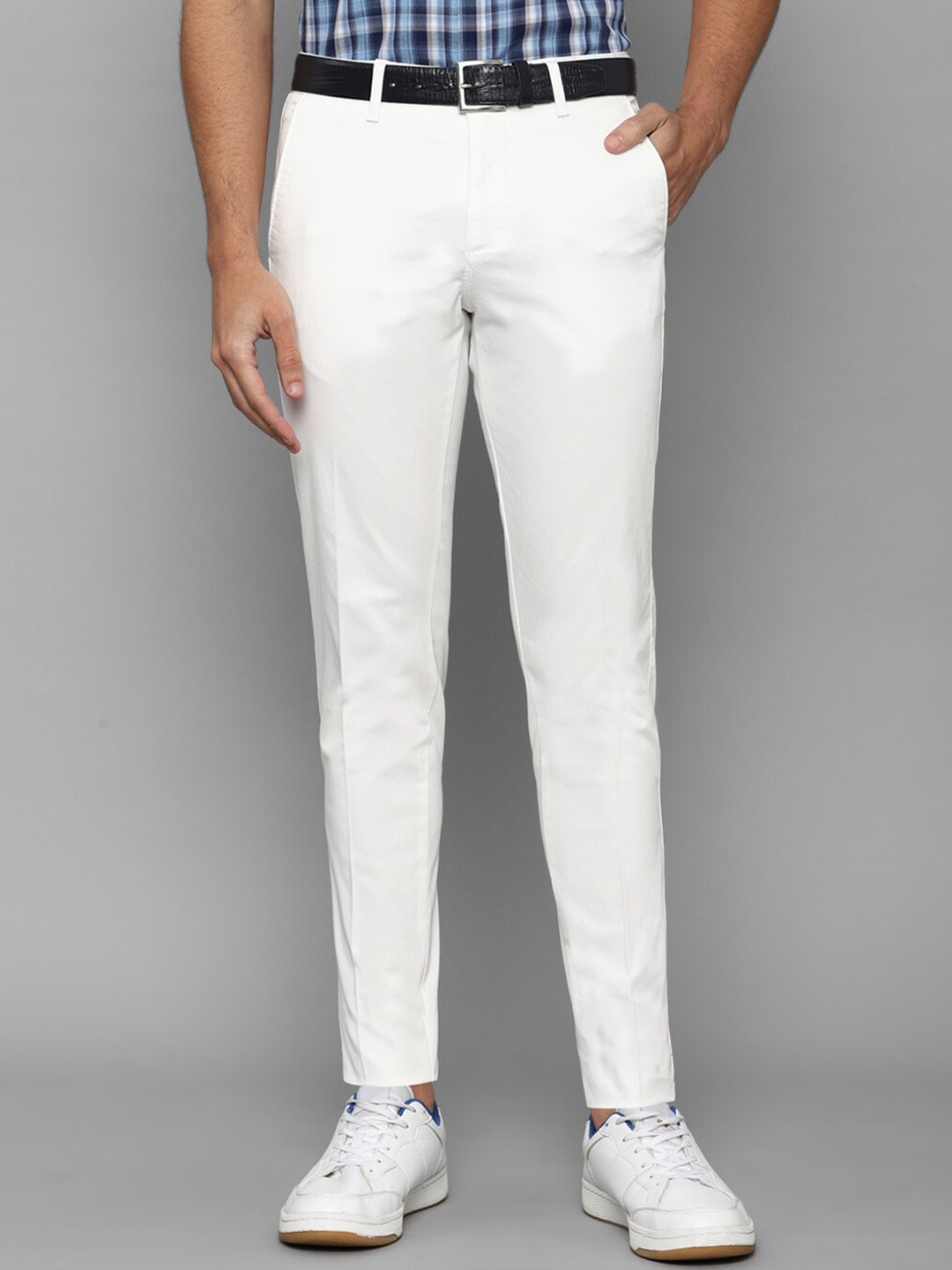 

Louis Philippe Sport Men White Slim Fit Trousers