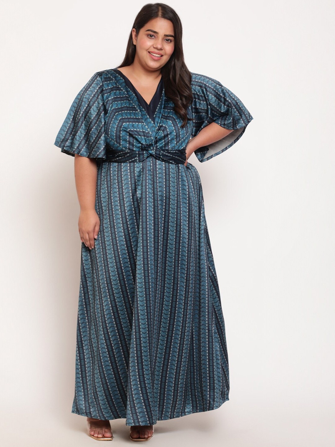 

Amydus Plus Size Navy Blue V Neck Maxi Dress