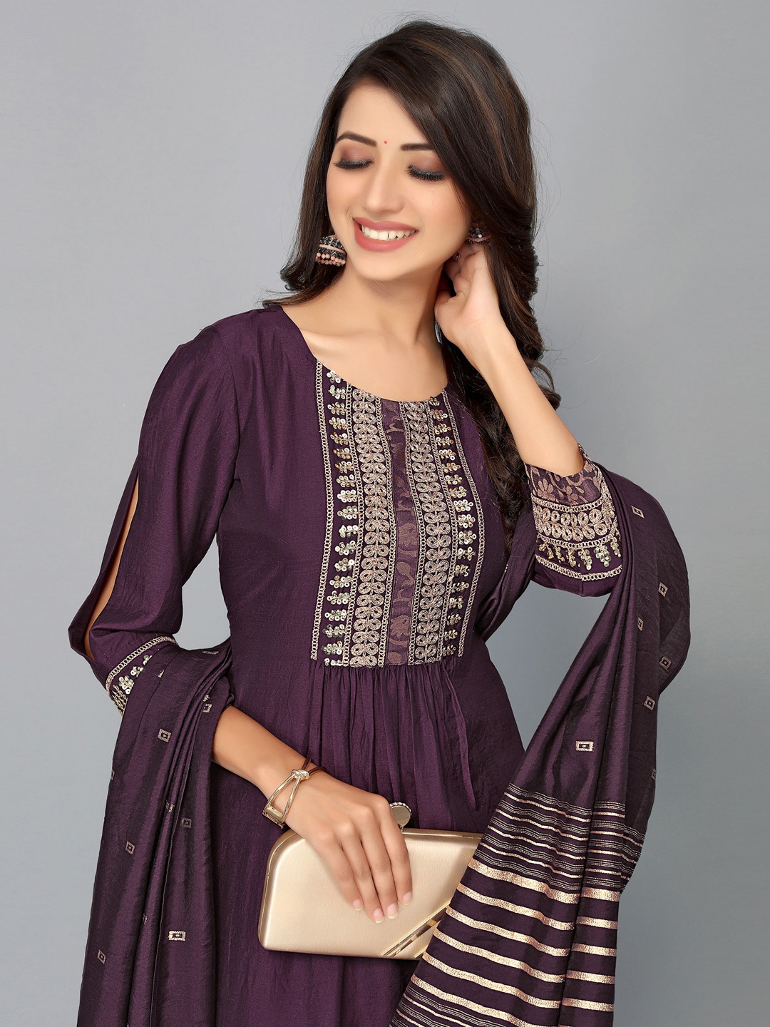 

SKYLEE Women Purple Ethnic Motifs Yoke Design Sequinned Kurta with Palazzos & With Dupatta