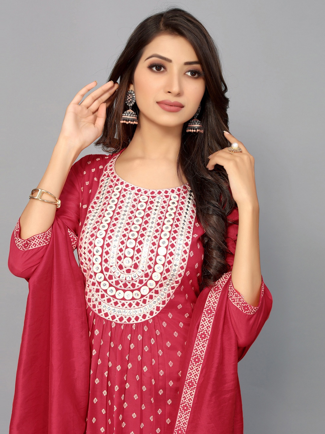 

SKYLEE Women Pink Printed Thread Work Kurta with Palazzo & Dupatta